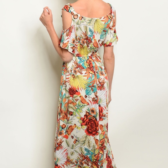 ❣️IVORY RED FLORAL MAXI- DRESS ❣️ - Picture 3 of 3